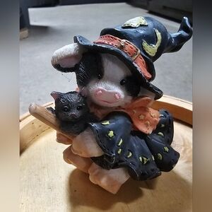 Vintage 1996 Mary's Moo Moo "I Cast My Spell On Moo" Figurine